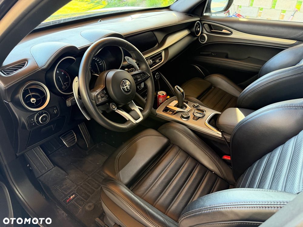 Alfa Romeo Stelvio 2.0 Turbo Veloce Q4 - 16