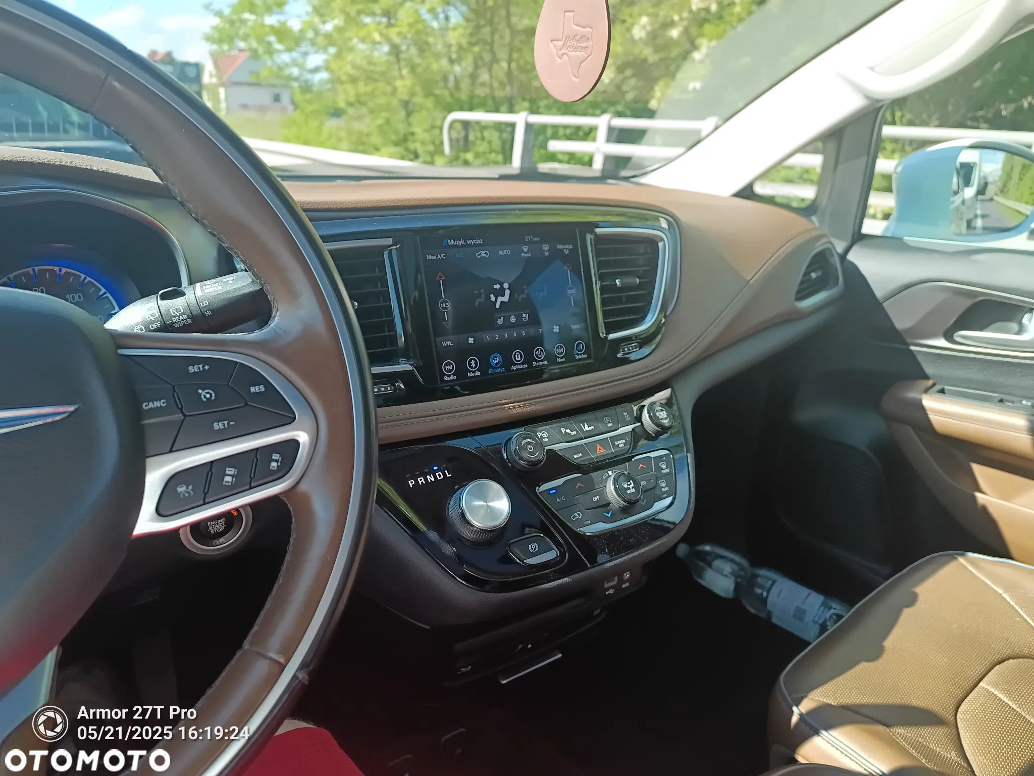 Chrysler Pacifica - 8