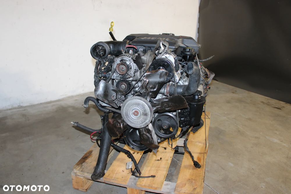 SILNIK 5.7 V8 HEMI EZA + SKRZYNIA AUTOMAT 545RFE/DODGE RAM 1500 2004 - 2