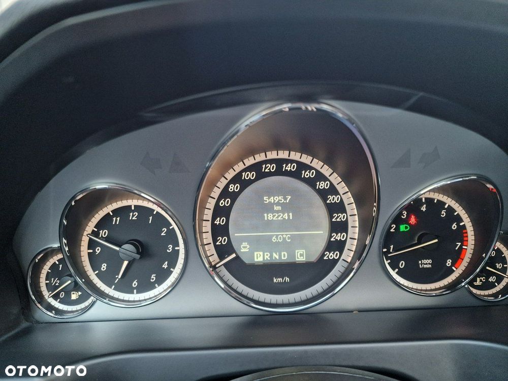 Mercedes-Benz Klasa E - 33