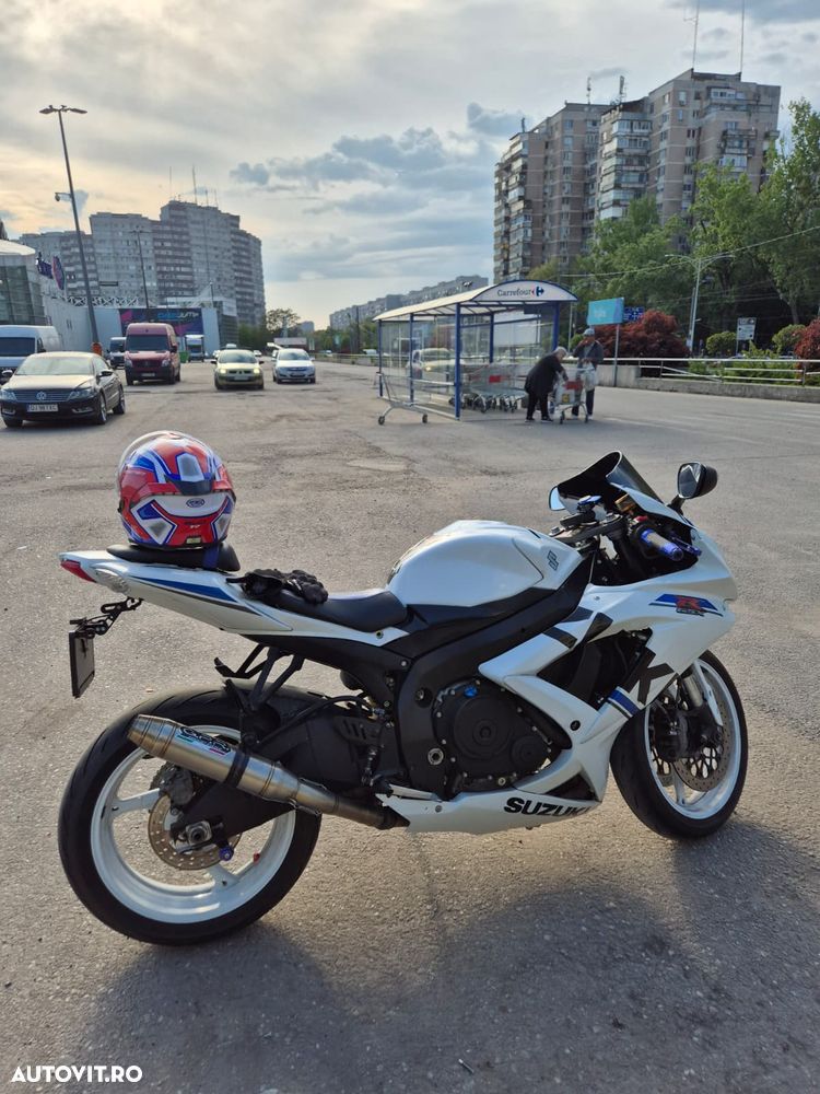 Suzuki GSX-R 750 - 1