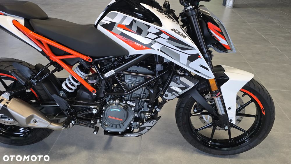 KTM Duke 125 - 26