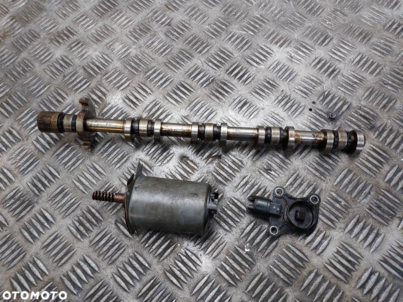 WAŁEK MIMOŚRODOWY NASTAWNIK CZUJNIK WAŁKA PEUGEOT 207 I 1.4 16V 8FS - 11