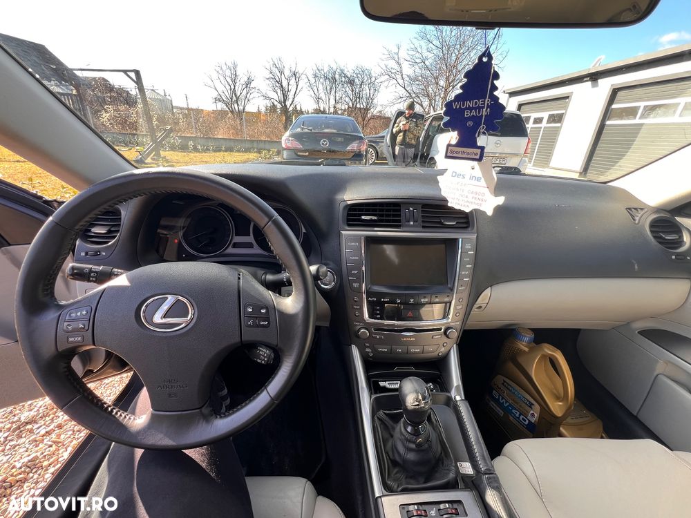 Lexus Seria IS 220d Luxury Line - 12