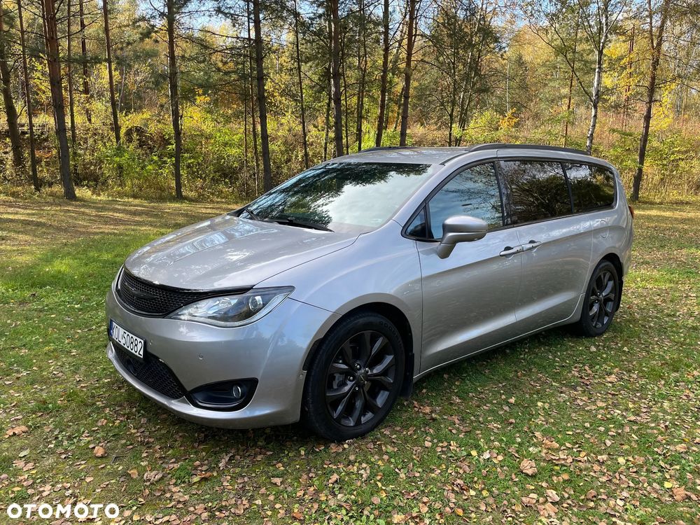 Chrysler Pacifica - 3