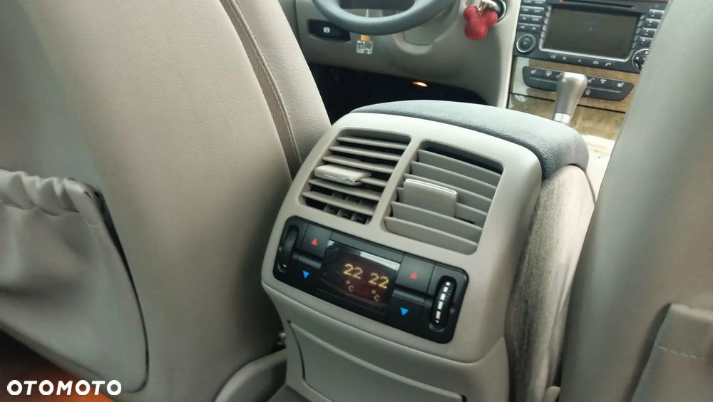 Mercedes-Benz Klasa E 320 CDI 7G-TRONIC Avantgarde BusinessEDITION - 32