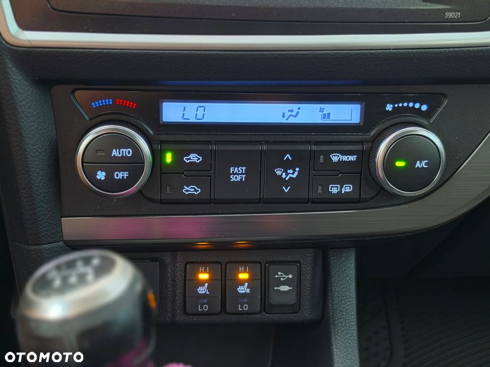 Toyota Auris 2.0 D-4D Prestige - 30