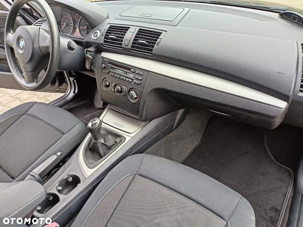 BMW Seria 1 116i - 28