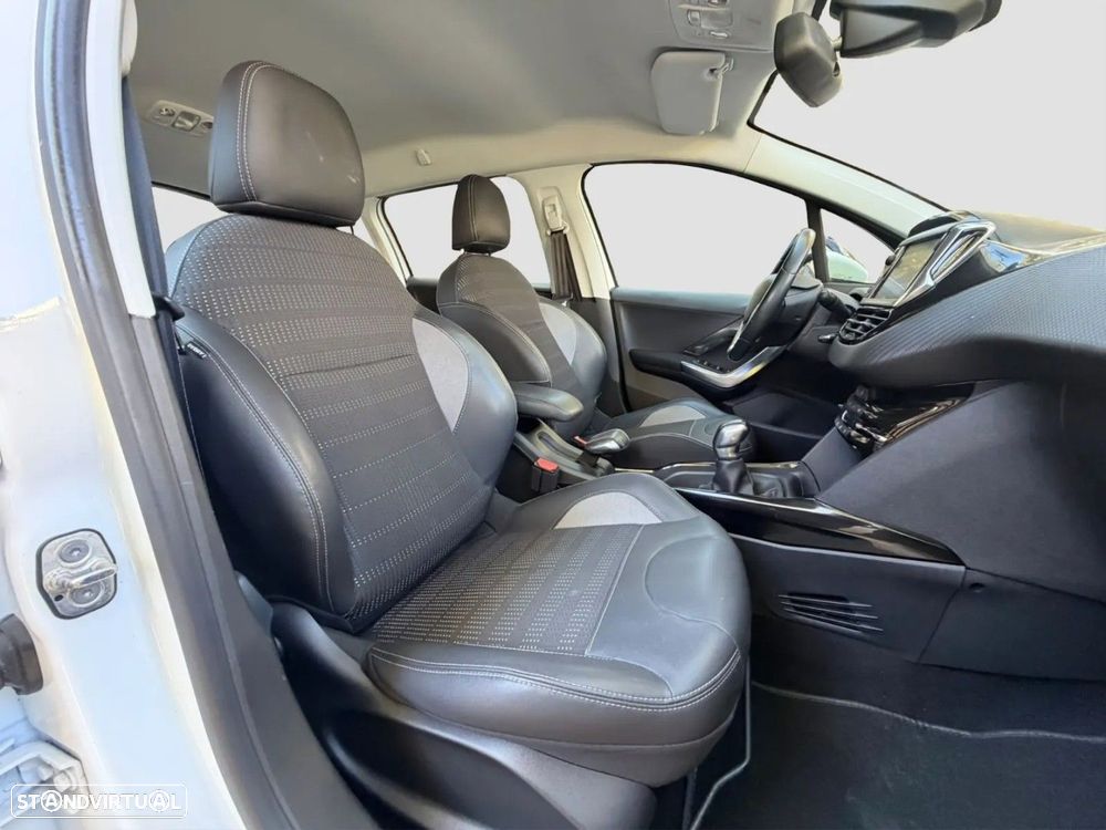 Peugeot 2008 1.2 PureTech Allure - 10
