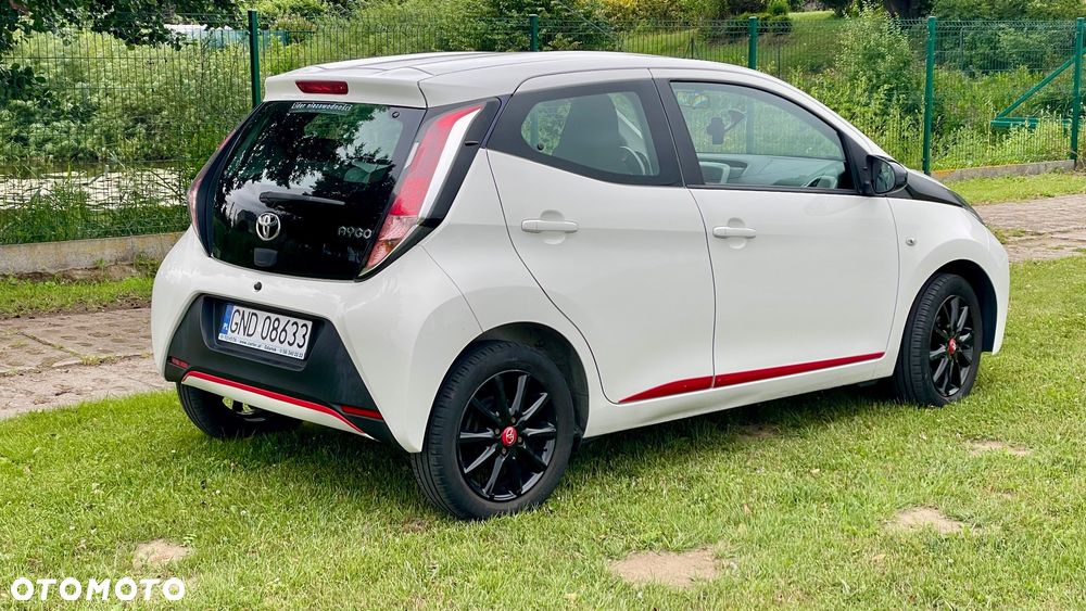 Toyota Aygo x-play - 2