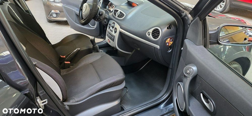 Renault Clio - 14