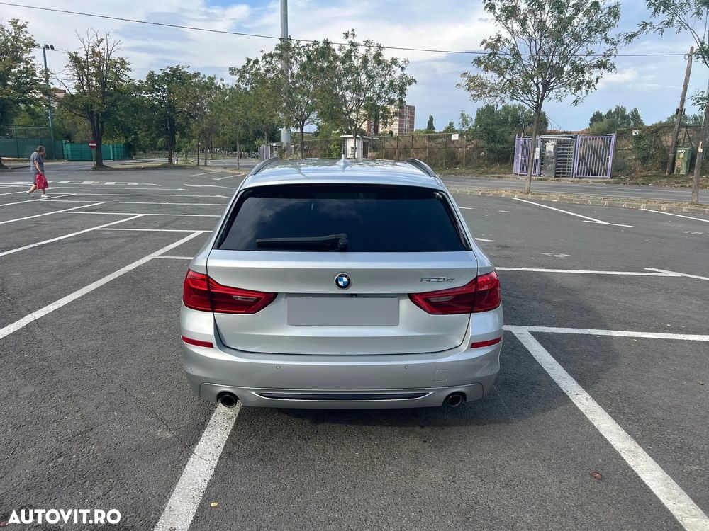 BMW Seria 5 520d Touring Aut. Sport Line - 4