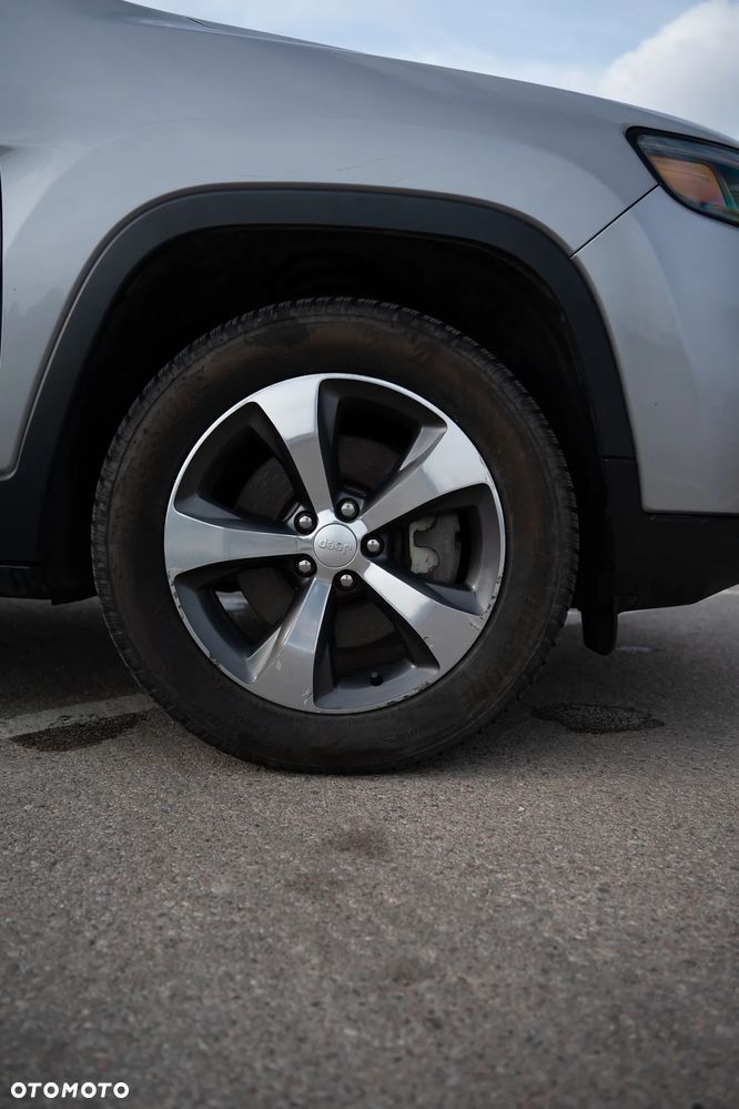 Jeep Cherokee 3.2 V6 Pentastar Active Drive I Automatik Limited - 32