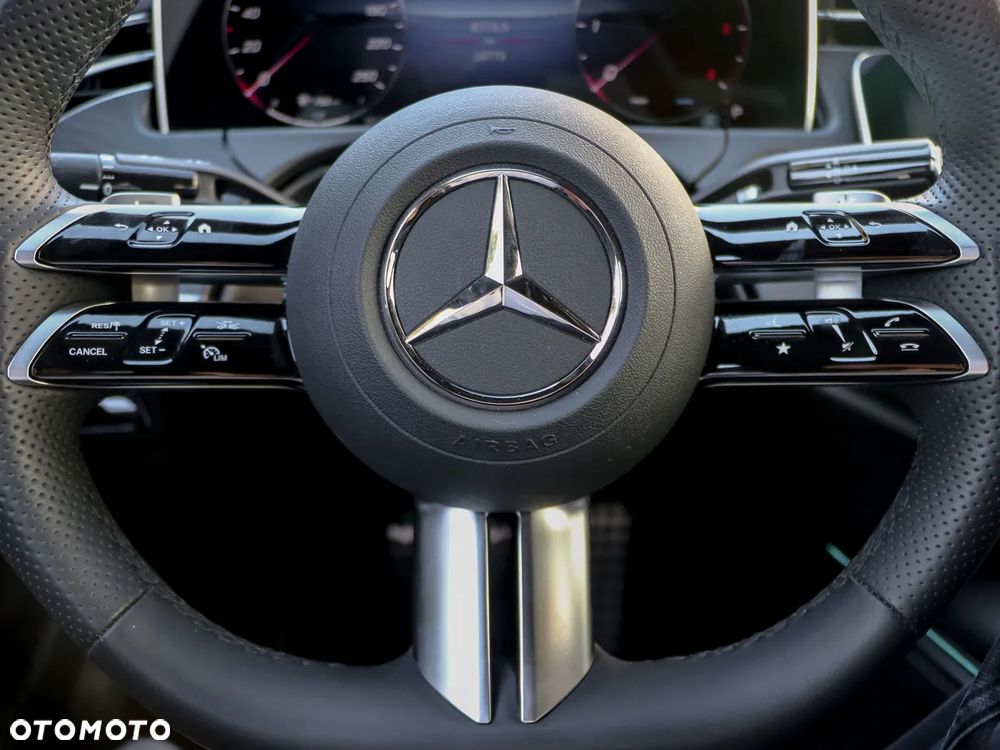 Mercedes-Benz Klasa E 220 d mHEV AMG 9G-Tronic - 26