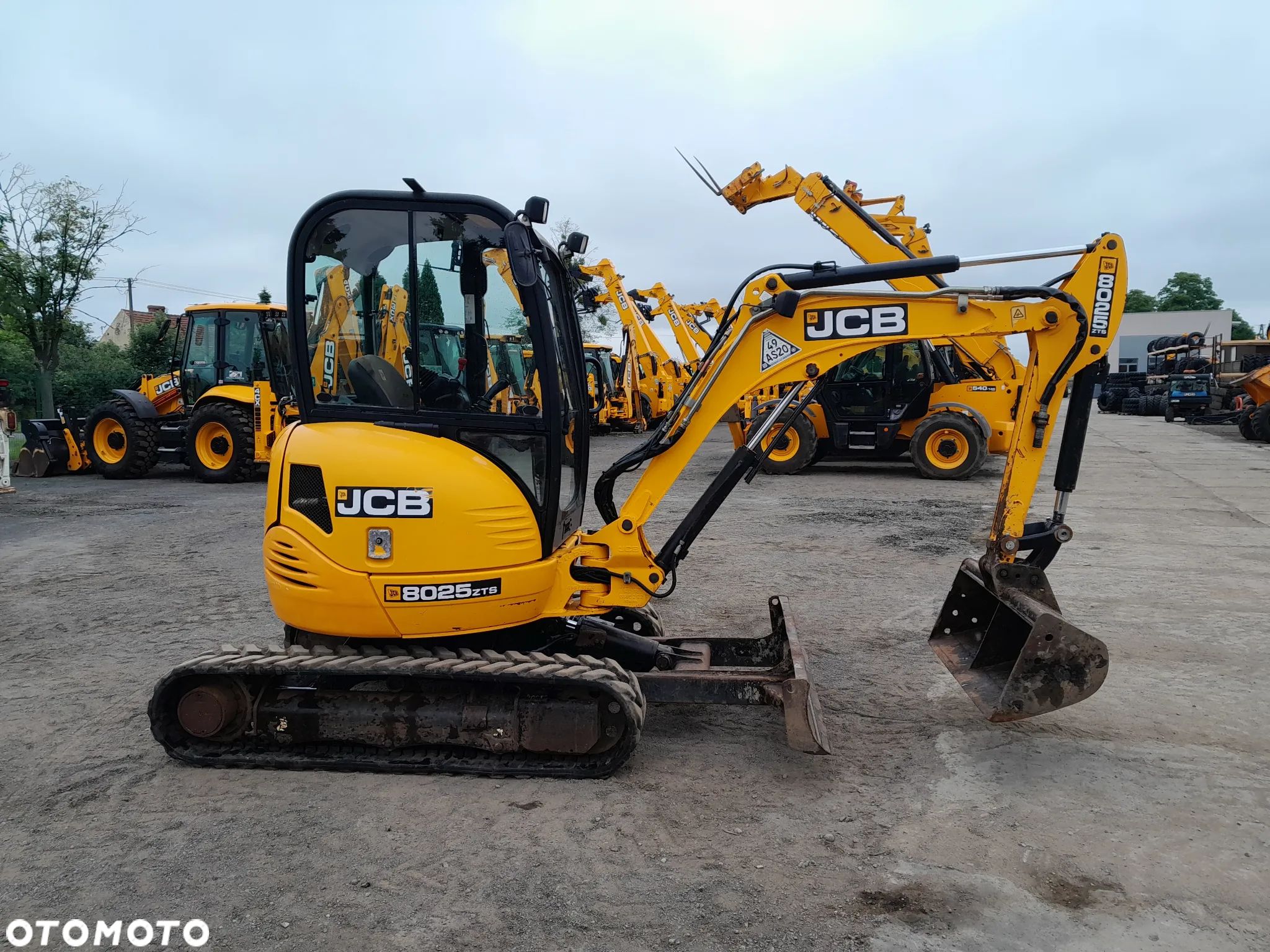 JCB 8025 - 1