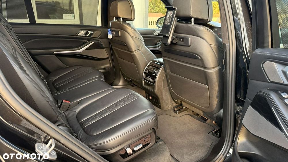 BMW X7 - 32