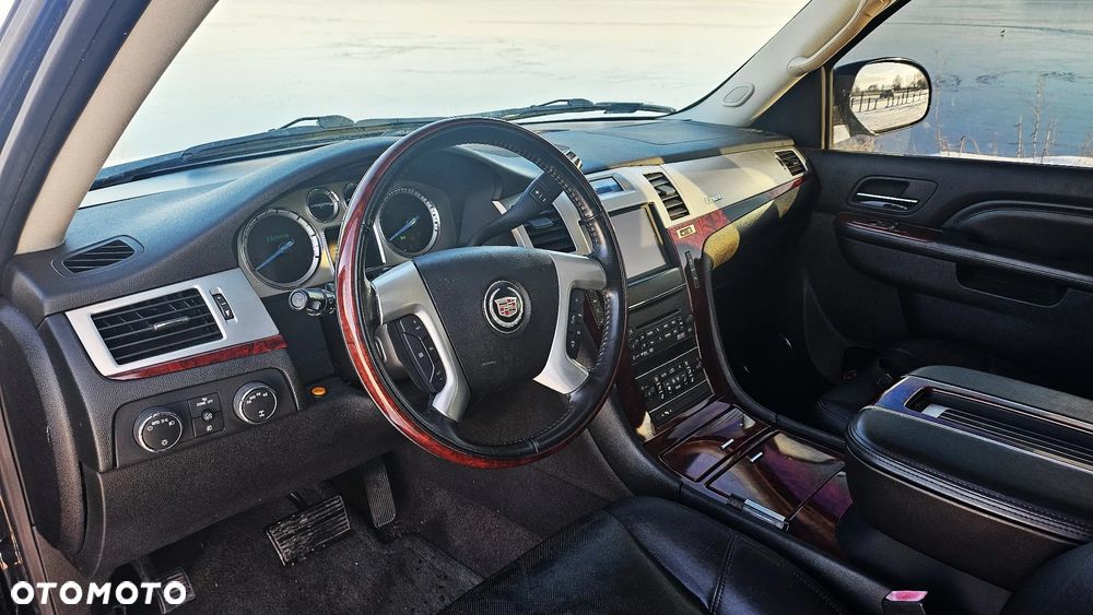 Cadillac Escalade 6.0 V8 Sport Luxury - 3