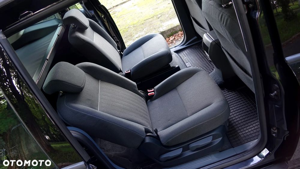Ford Grand C-MAX - 12