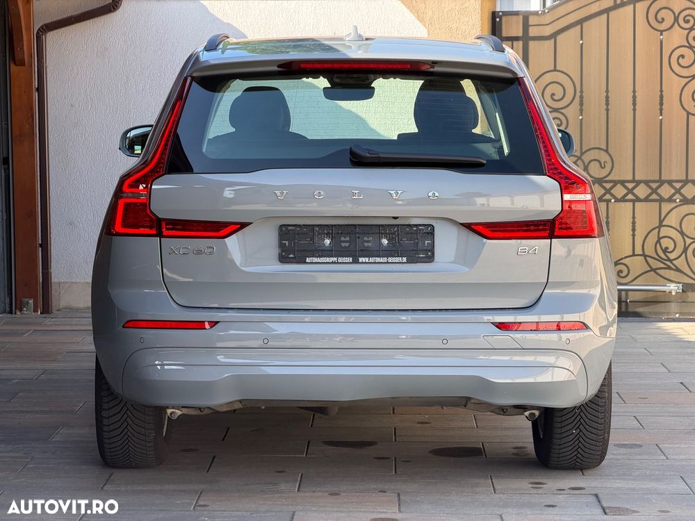 Volvo XC 60 B4 MHEV AT FWD Core - 14
