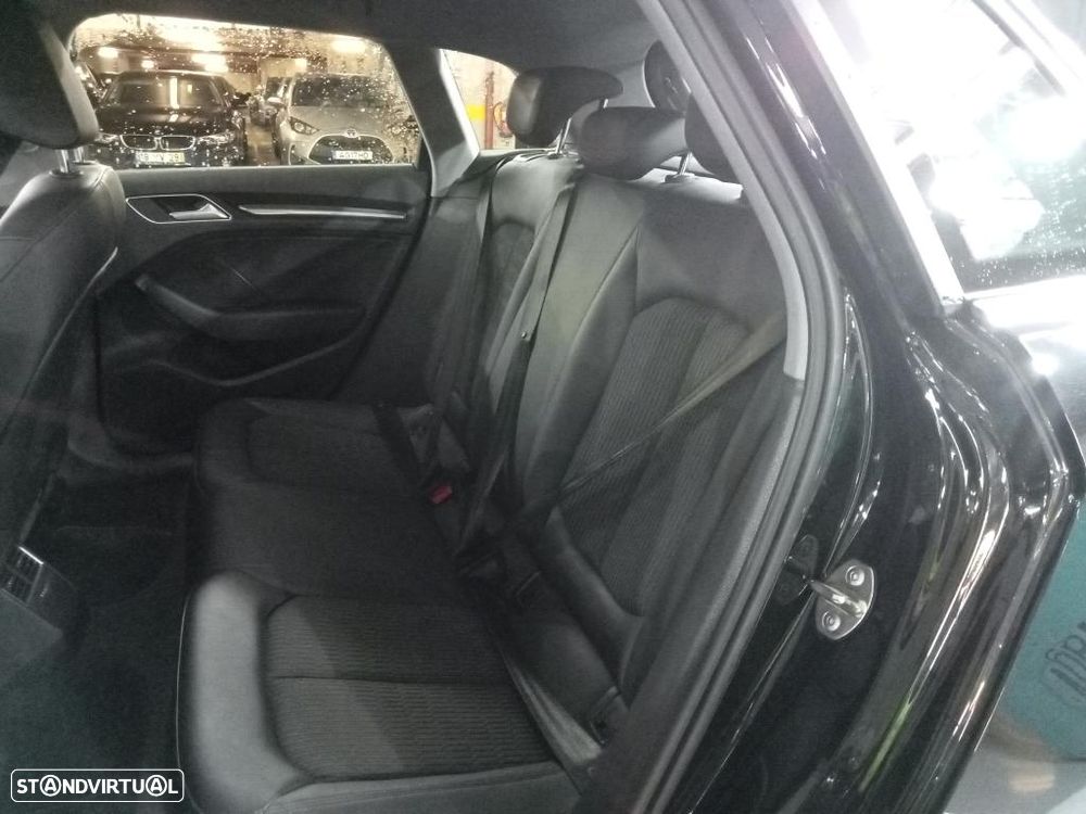 Audi A3 Sportback 30 TDI Design - 8