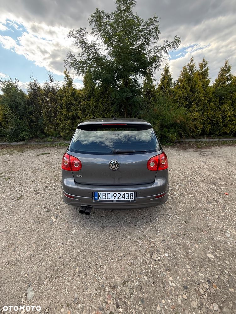Volkswagen Golf - 6