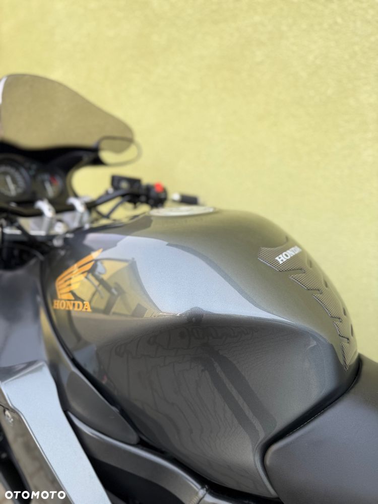 Honda CBR - 32