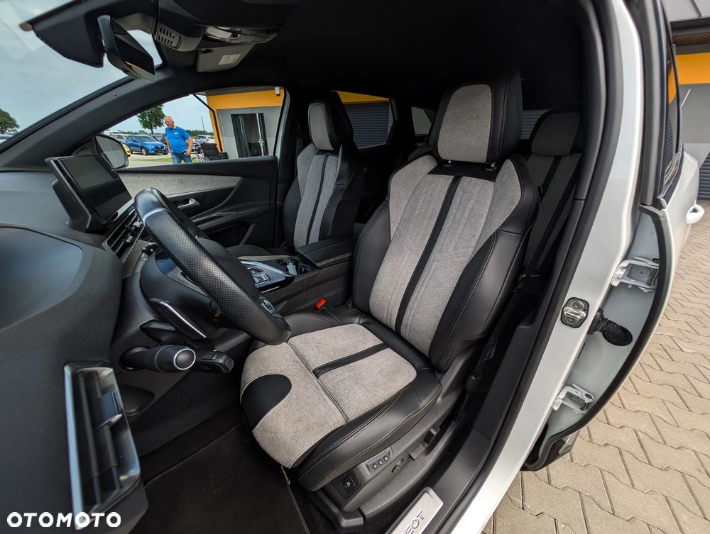 Peugeot 3008 225 e-EAT8 GT - 36