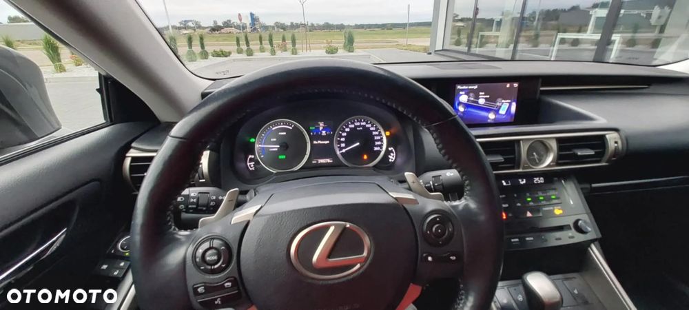 Lexus IS - 13