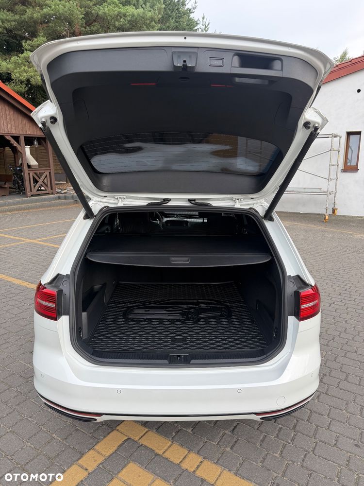Volkswagen Passat 2.0 TDI Bi-Turbo BMT 4Mot Highline DSG - 33