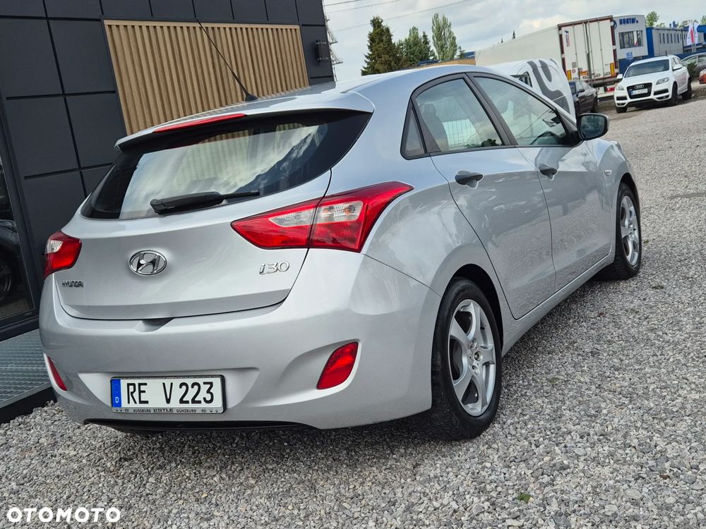 Hyundai i30 1.4 Comfort - 12