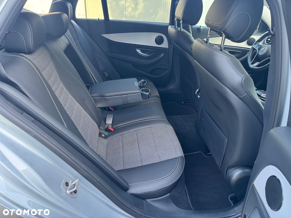 Mercedes-Benz Klasa E 220 d T 9G-TRONIC Avantgarde - 35