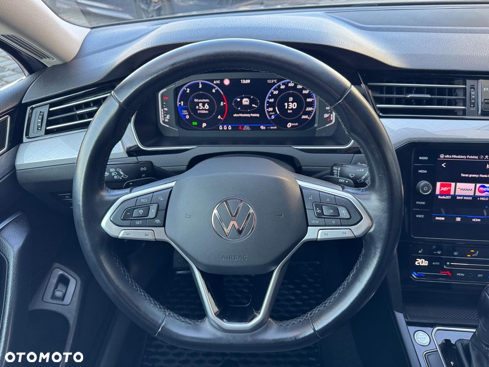 Volkswagen Passat Variant 2.0 TDI Business DSG - 18