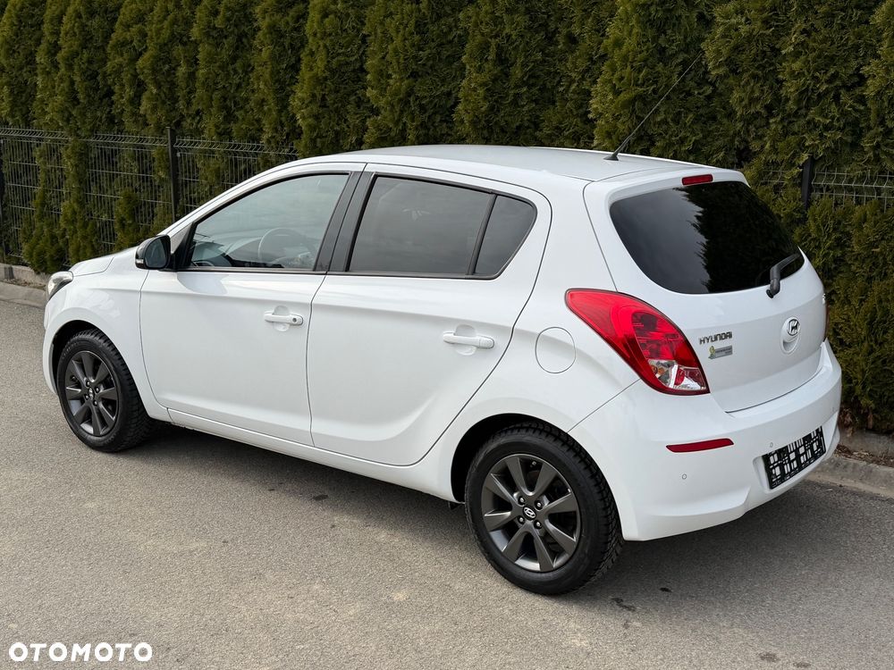 Hyundai i20 1.2 Fifa World Cup Edition - 18