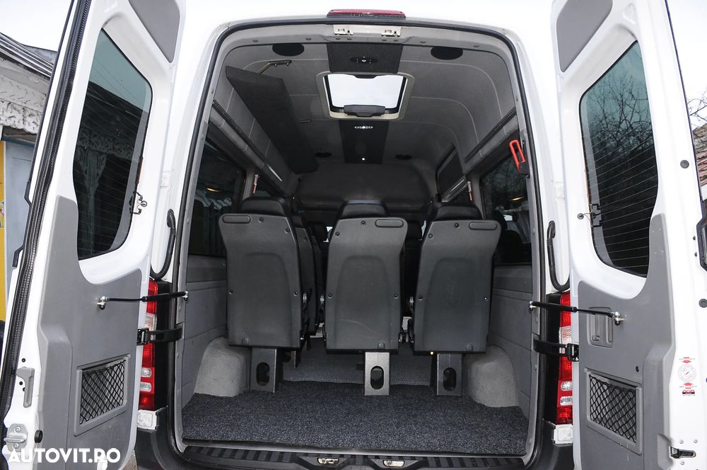 Mercedes-Benz Sprinter - 12