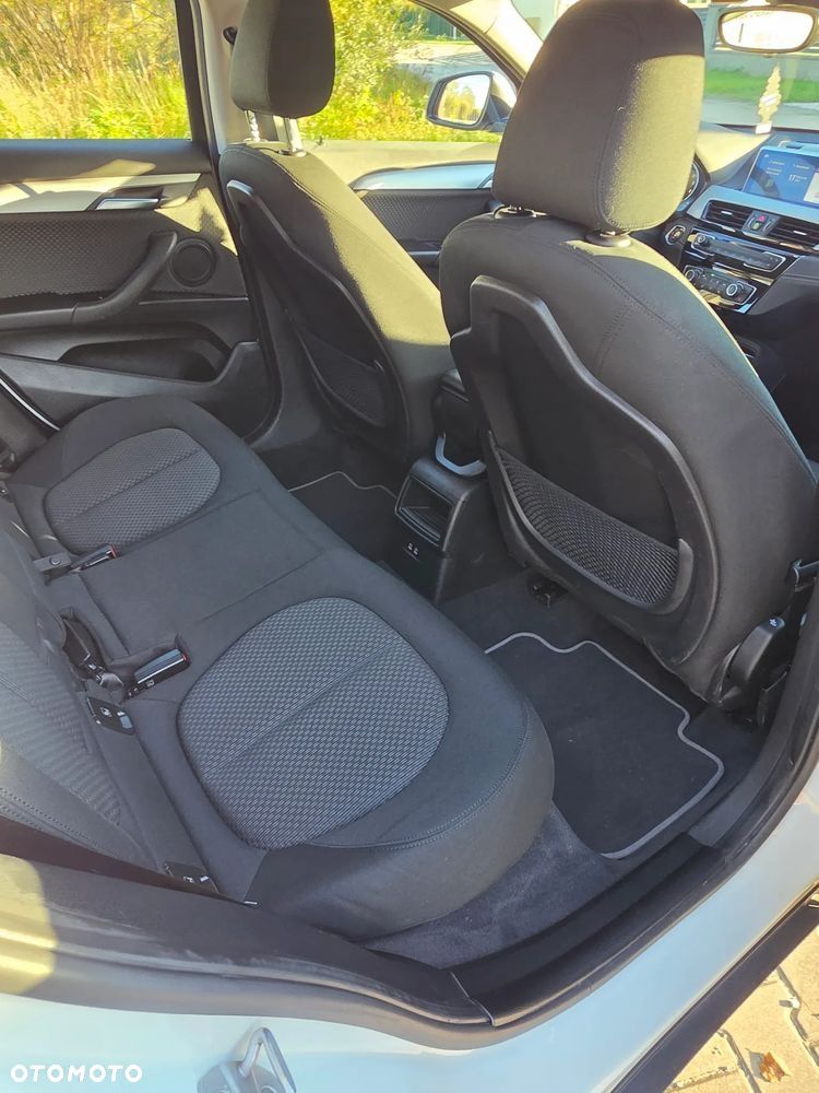 BMW X2 sDrive18i Advantage - 23
