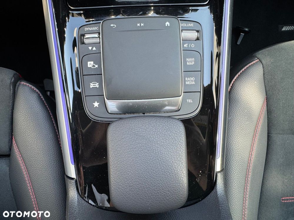 Mercedes-Benz GLB - 19