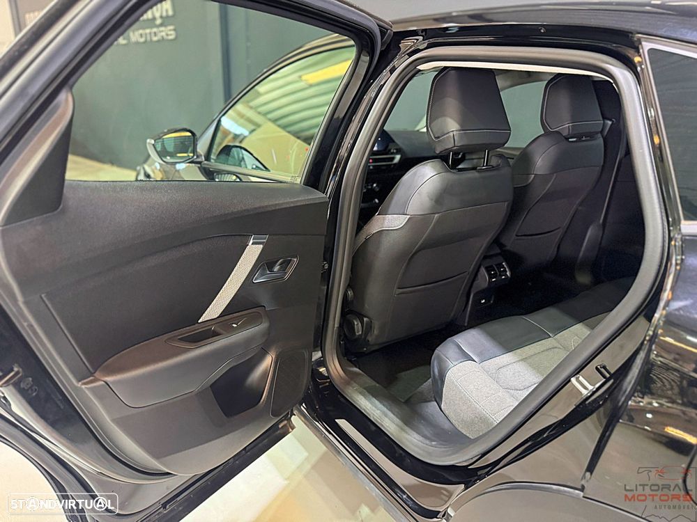 Citroën C4 X 1.2 PureTech Plus EAT8 - 16