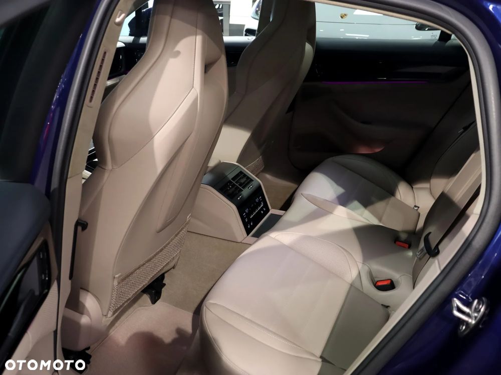 Porsche Panamera 4S E-Hybrid PHEV - 35