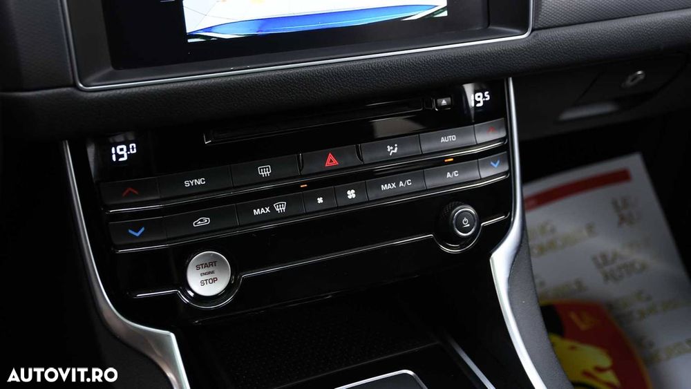 Jaguar XF 20d AWD R-Sport - 19