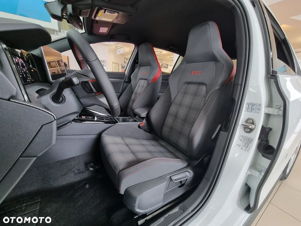 Volkswagen Golf - 12