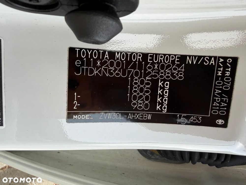 Toyota Prius (Hybrid) Executive - 39