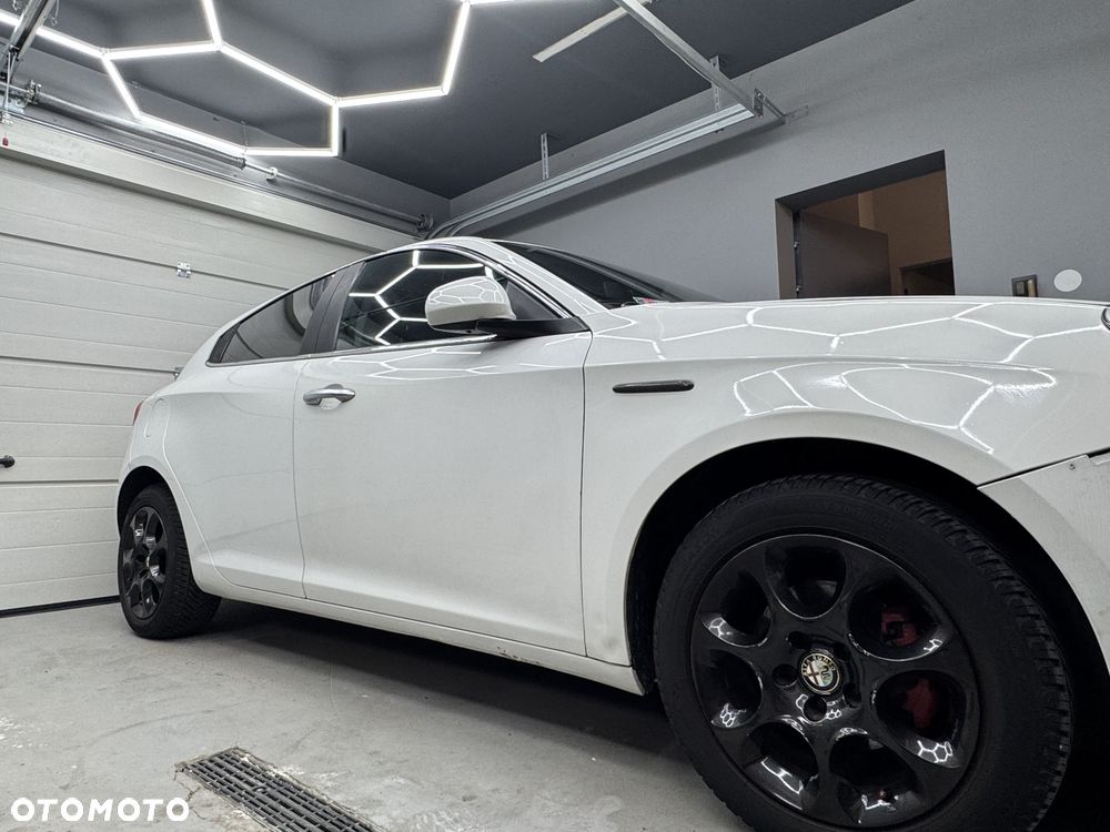 Alfa Romeo Giulietta 1.6 JTDM Distinctive - 9