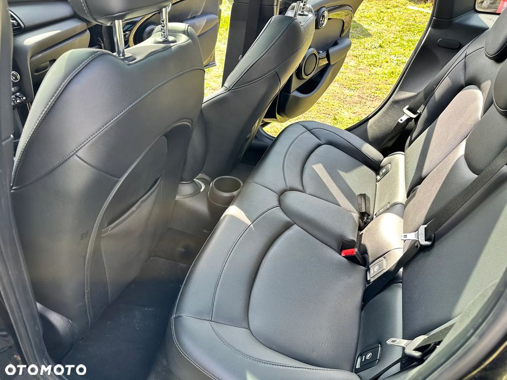 MINI ONE Essential Trim - 19