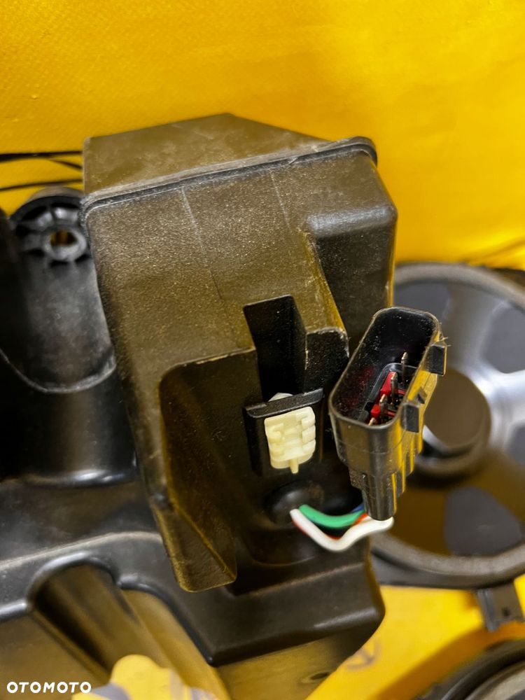 ZESTAW NAGŁOŚNIENIE GŁOŚNIKI MERIDIAN RANGE ROVER VOGUE L405 - 4