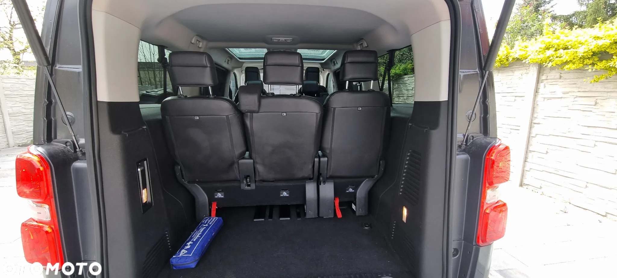 Peugeot Traveller 2.0 BlueHDi Long Business Vip - 32