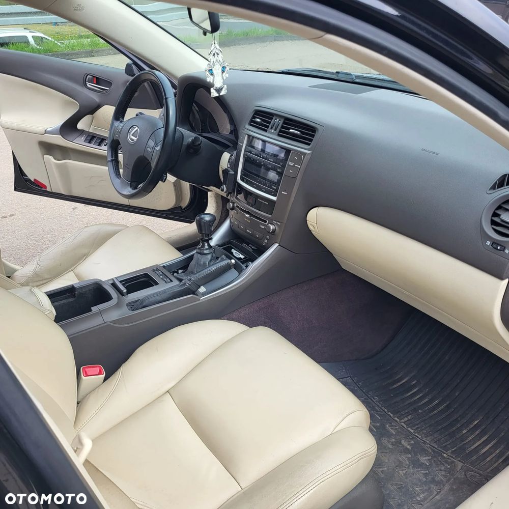 Lexus IS 220 D Comfort - 8