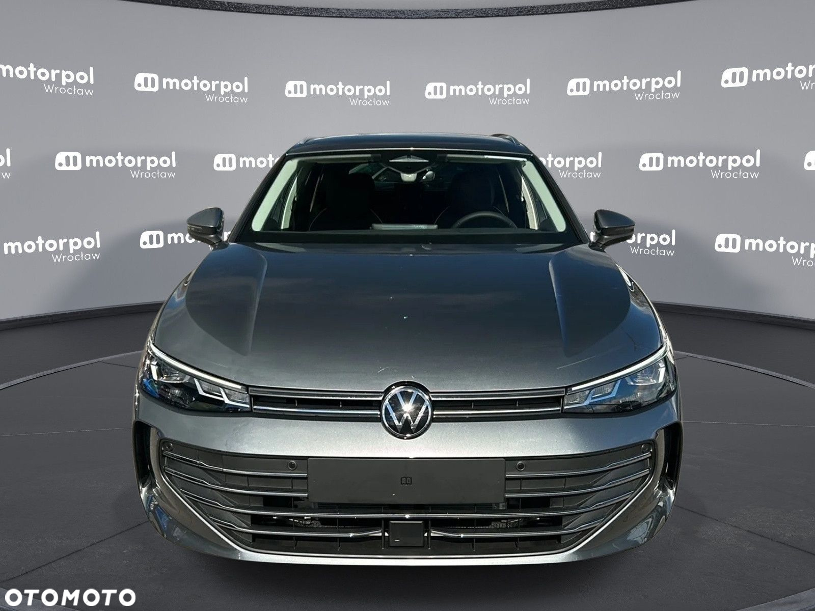 Volkswagen Passat - 2