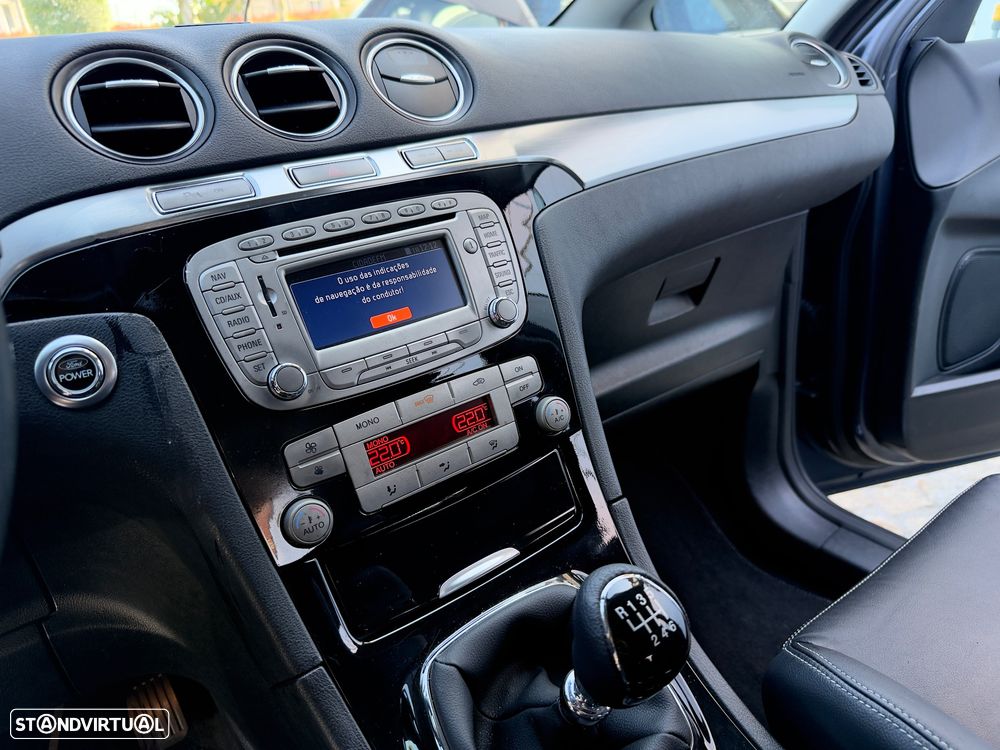 Ford S-Max 2.0 TDCi Titanium 7L - 43