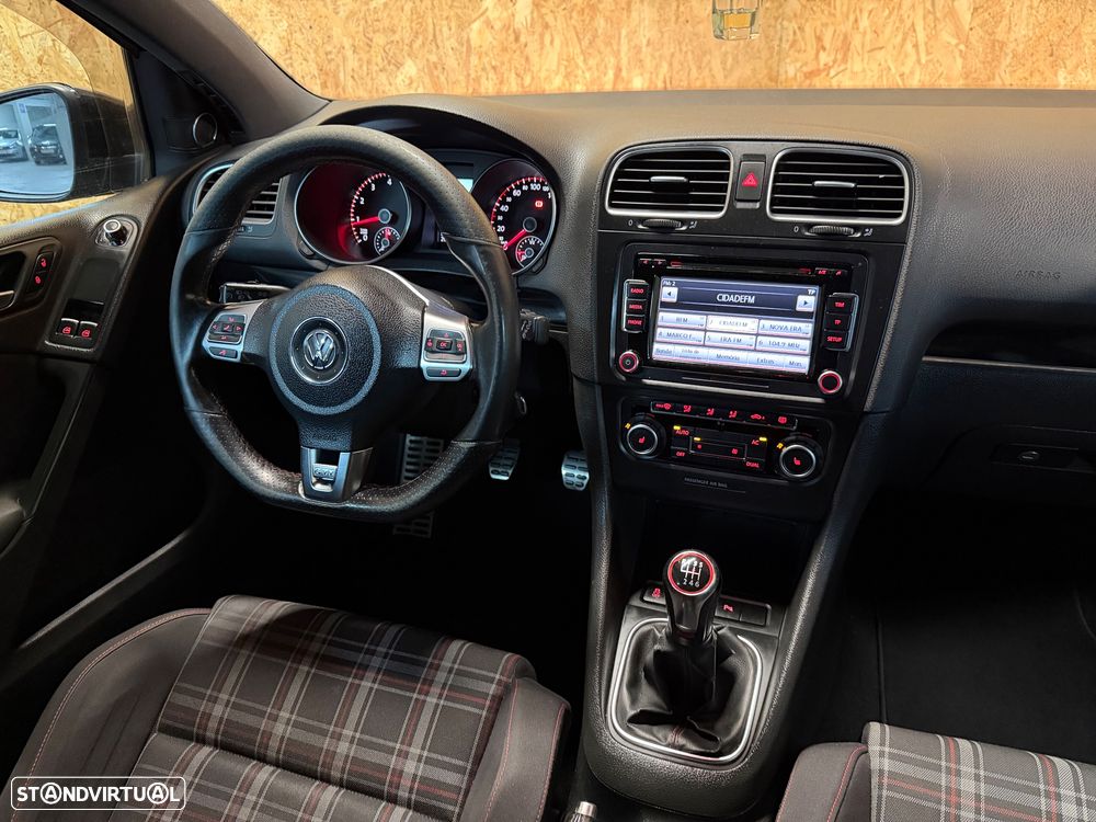 VW Golf 2.0 GTI - 14