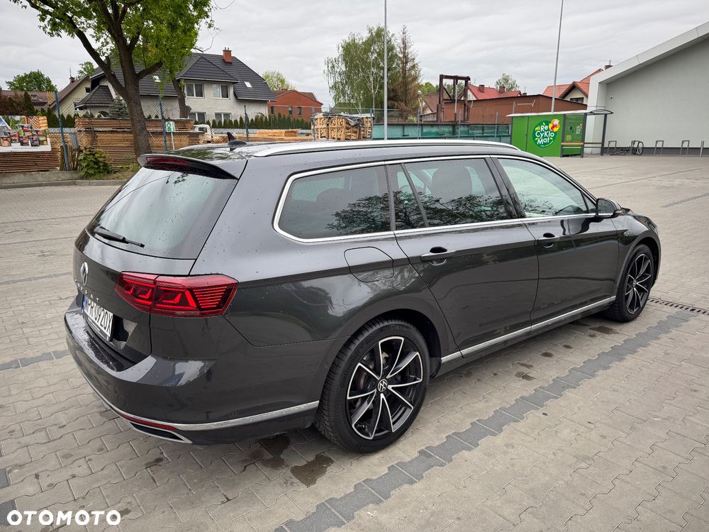 Volkswagen Passat 2.0 TDI Elegance DSG - 9